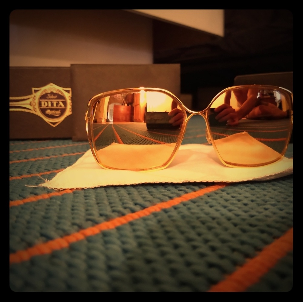 Dita Dynasty 18kt gold , gold mirror